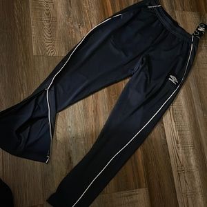 Mens navy active wear pants. Umbro brand Size Small